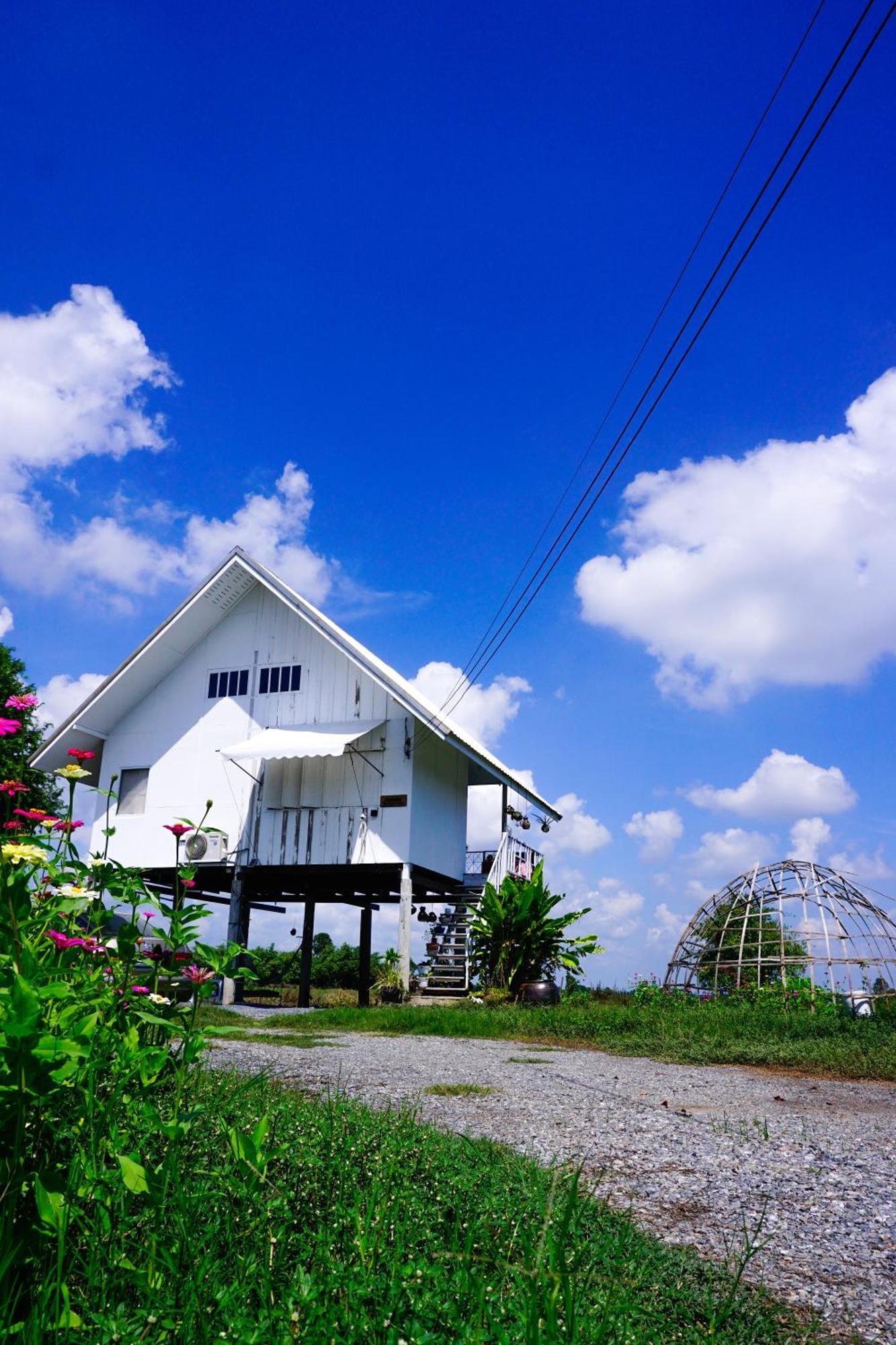 The 99 Cottage Suphanburi Exteriör bild